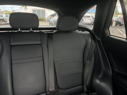 Used 2025 Mercedes-Benz GLB 250 4MATIC image 38