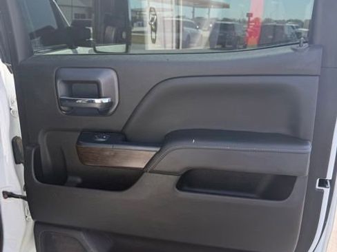 Used 2017 GMC Sierra 2500 Denali w/ Duramax Plus Package AWD/4WD image 15