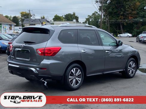 Used 2017 Nissan Pathfinder S image 5