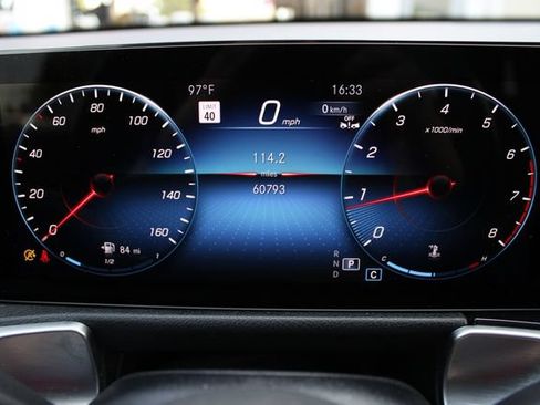 Used 2022 Mercedes-Benz GLB 250 4MATIC w/ Premium Package Lite image 13