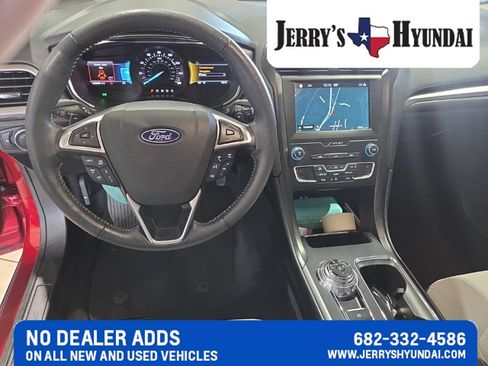 Used 2019 Ford Fusion SE w/ Equipment Group 151A FWD image 8