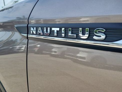 Certified 2021 Lincoln Nautilus FWD w/ Equipment Group 101A image 11