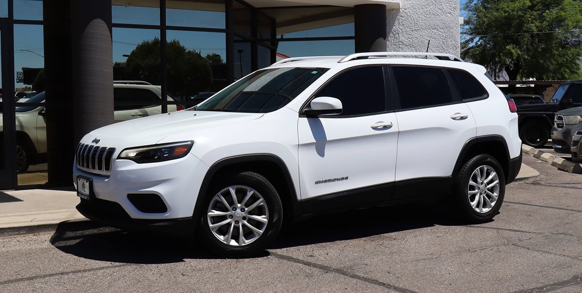 Used 2020 Jeep Cherokee Latitude FWD image 3