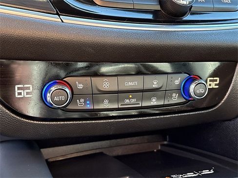 Certified 2022 Buick Enclave Premium image 22