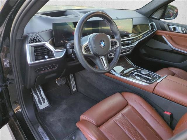 Used 2025 BMW X7 M60i w/ Climate Comfort Package AWD/4WD image 10