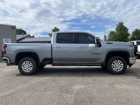 Used 2024 Chevrolet Silverado 2500 LTZ w/ LTZ Plus Package AWD/4WD image 5