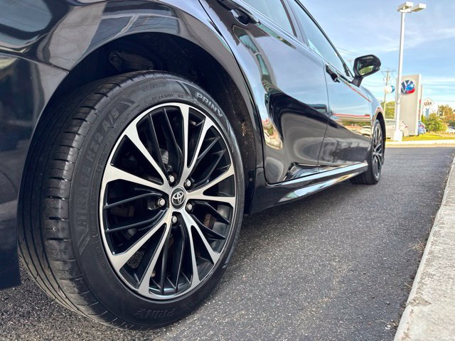 Used 2018 Toyota Camry SE w/ Convenience Package FWD image 22