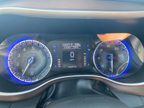 Used 2023 Chrysler Voyager LX FWD image 22