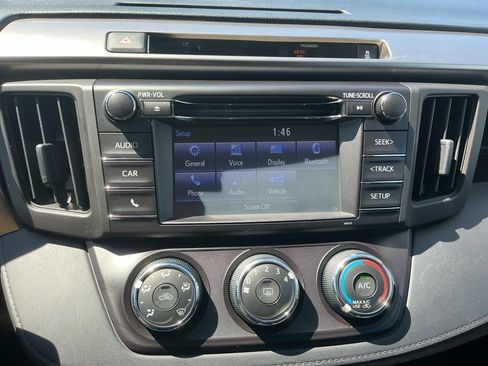 Used 2016 Toyota RAV4 LE FWD image 21
