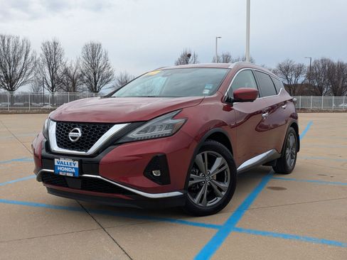 Used 2019 Nissan Murano Platinum image 2
