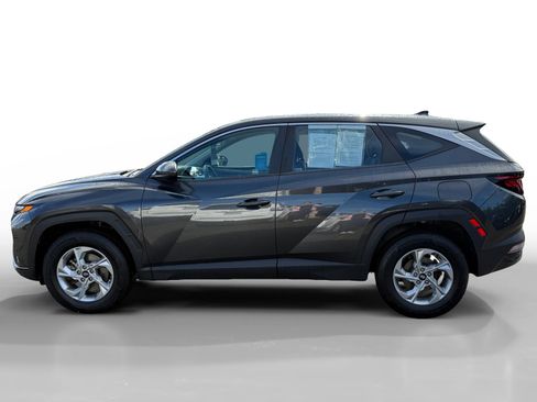 Certified 2022 Hyundai Tucson SE image 2