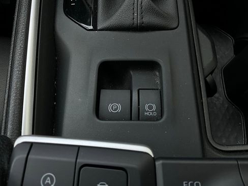 Used 2025 Toyota Grand Highlander XLE image 25