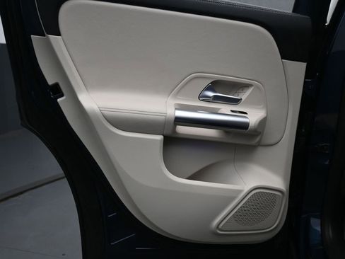 Used 2023 Mercedes-Benz GLA 250 4MATIC image 19