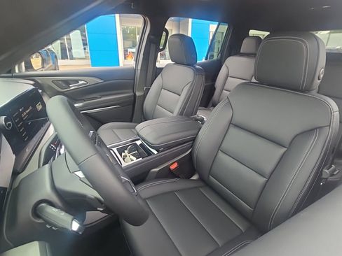 New 2026 Chevrolet Traverse LT w/ Driver Confidence Package AWD/4WD image 12