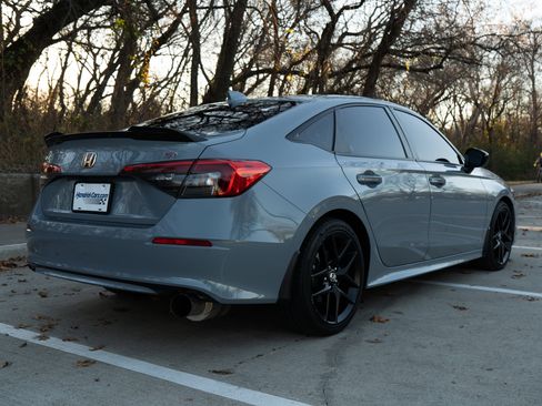 Used 2024 Honda Civic Si image 9