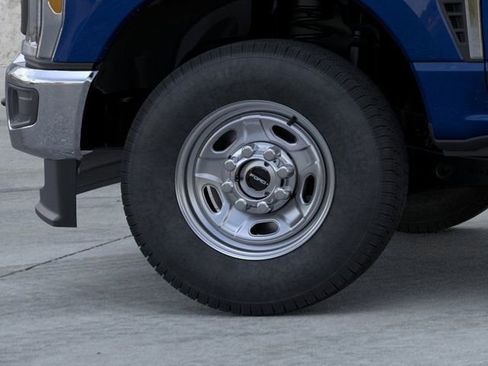 New 2026 Ford F250 XL w/ XL Chrome Package image 19