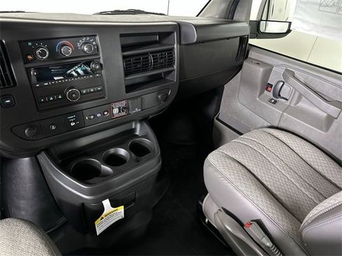 New 2025 GMC Savana 3500 Extended w/ Driver Convenience Package image 32