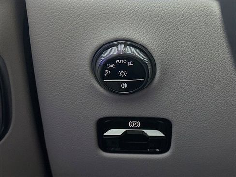 Certified 2025 Mercedes-Benz GLC 300 image 10