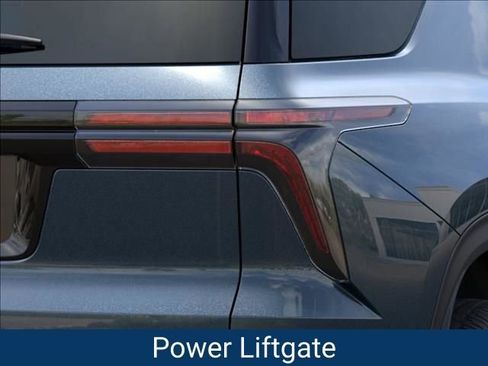 New 2026 Chevrolet Traverse LT image 12