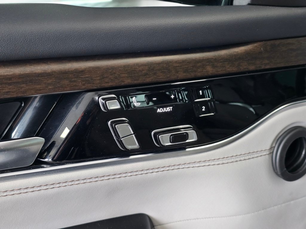 Used 2023 Jeep Grand Wagoneer 4WD image 20