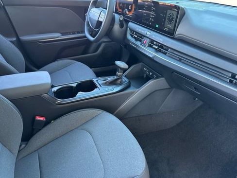 New 2026 Kia K4 FWD image 18