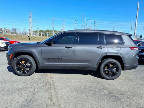 Used 2022 Jeep Grand Cherokee L Laredo image 4