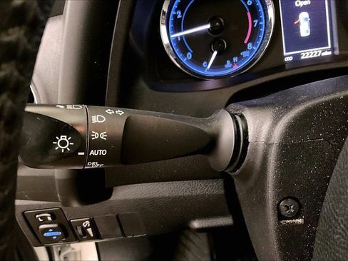 Used 2018 Toyota Corolla SE w/ Body Protection Package FWD image 30