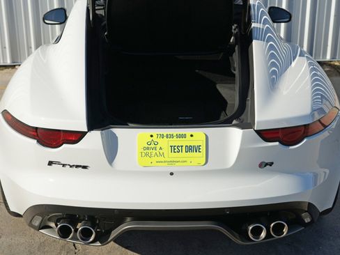 Used 2020 Jaguar F-TYPE R image 9