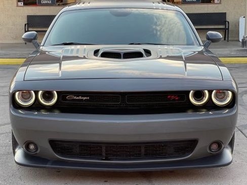 Used 2018 Dodge Challenger R/T Scat Pack image 3