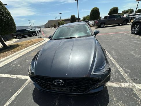 Used 2022 Hyundai Sonata SEL FWD image 2