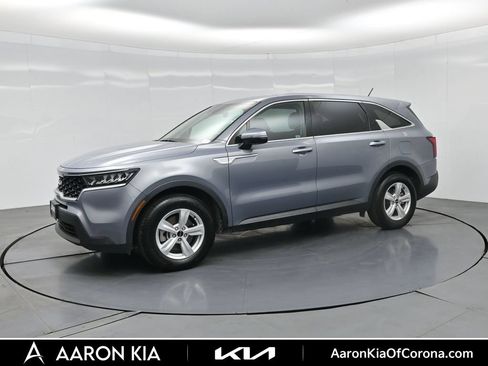 Used 2023 Kia Sorento LX FWD image 1
