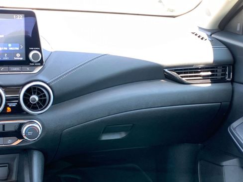 Used 2024 Nissan Sentra SV image 33