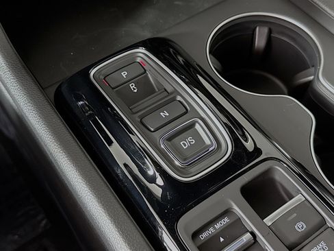 New 2025 Honda Pilot Sport image 19