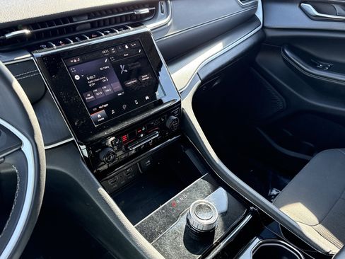 Used 2023 Jeep Grand Cherokee L Laredo w/ Luxury Tech Group I image 85