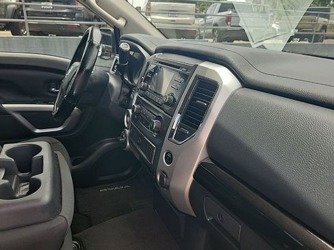 Used 2017 Nissan Titan SV AWD/4WD image 39