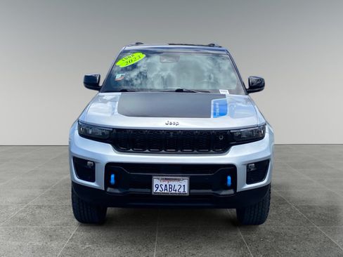 Used 2023 Jeep Grand Cherokee Trailhawk w/ Advanced Protech Group II AWD/4WD image 8