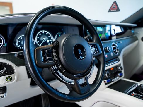 Used 2022 Rolls-Royce Ghost w/ Ghost Package AWD/4WD image 23