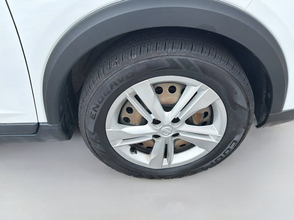 Used 2020 Nissan Kicks S FWD image 10