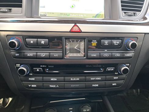 Used 2015 Hyundai Genesis 3.8 w/ Option Group 03 image 26