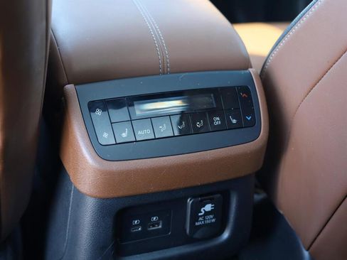 Used 2022 Nissan Pathfinder Platinum w/ Lighting Package (N93) image 21