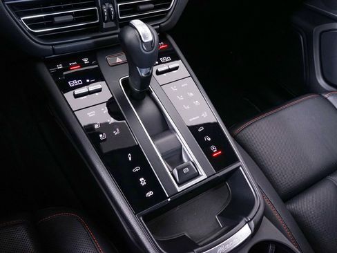 Used 2022 Porsche Macan GTS image 28