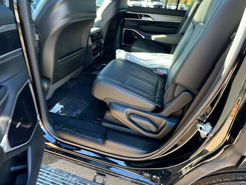 New 2026 Jeep Grand Wagoneer Limited AWD/4WD image 20