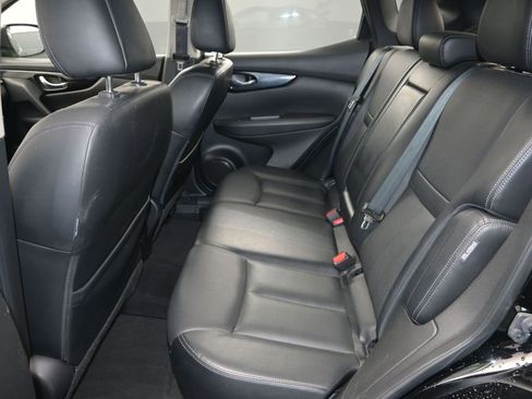 Used 2022 Nissan Rogue Sport SL w/ Premium Package image 12