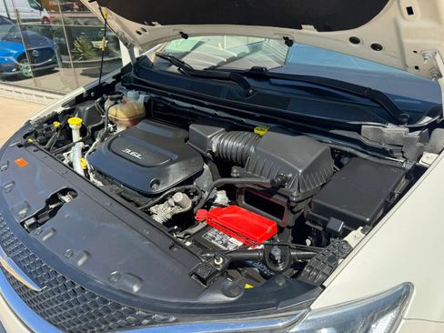 Used 2017 Chrysler Pacifica Limited w/ UConnect Theater Package FWD image 41
