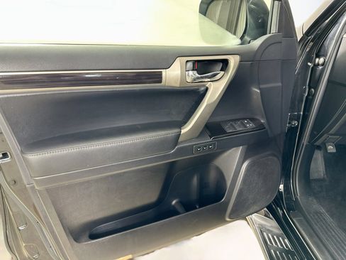 Used 2014 Lexus GX 460 AWD/4WD image 16