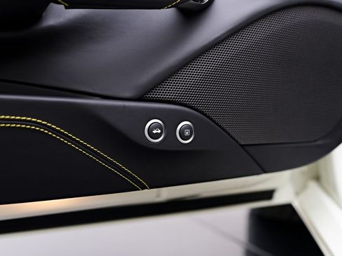 Used 2019 Ferrari 488 Spider RWD image 44