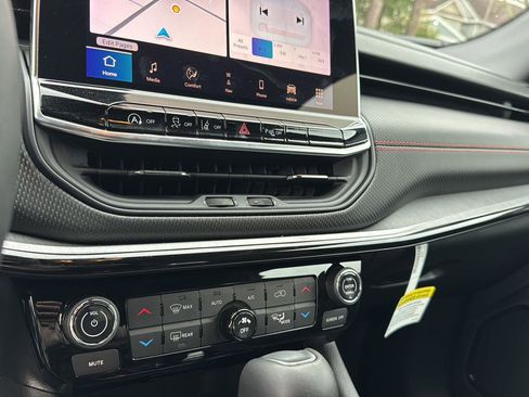 Used 2024 Jeep Compass Trailhawk w/ Trailhawk Elite Group image 22