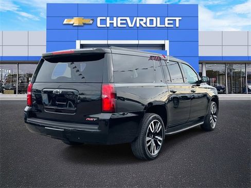 Used 2020 Chevrolet Suburban LT image 4