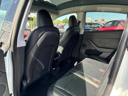 Used 2023 Tesla Model Y AWD image 17