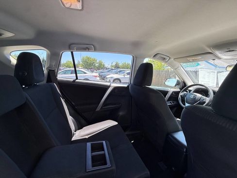 Used 2018 Toyota RAV4 LE w/ All Weather Liner Package FWD image 18